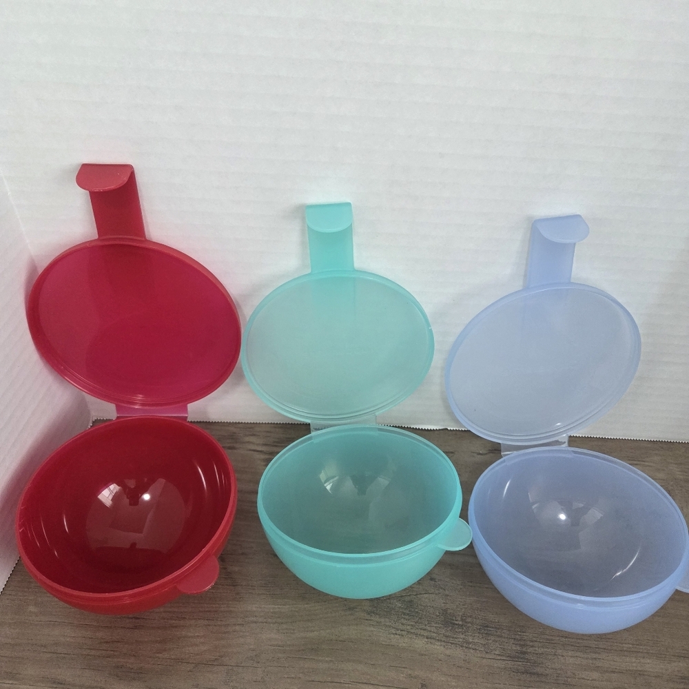 Tupperware Forget Me NOT Set of Three Storage Containers -lightly Used - 5105A
